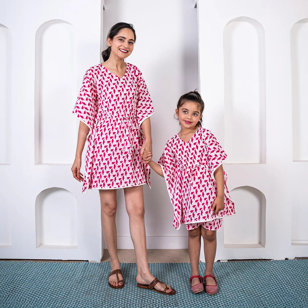 Matching holiday outfits for mom and daughter best sale