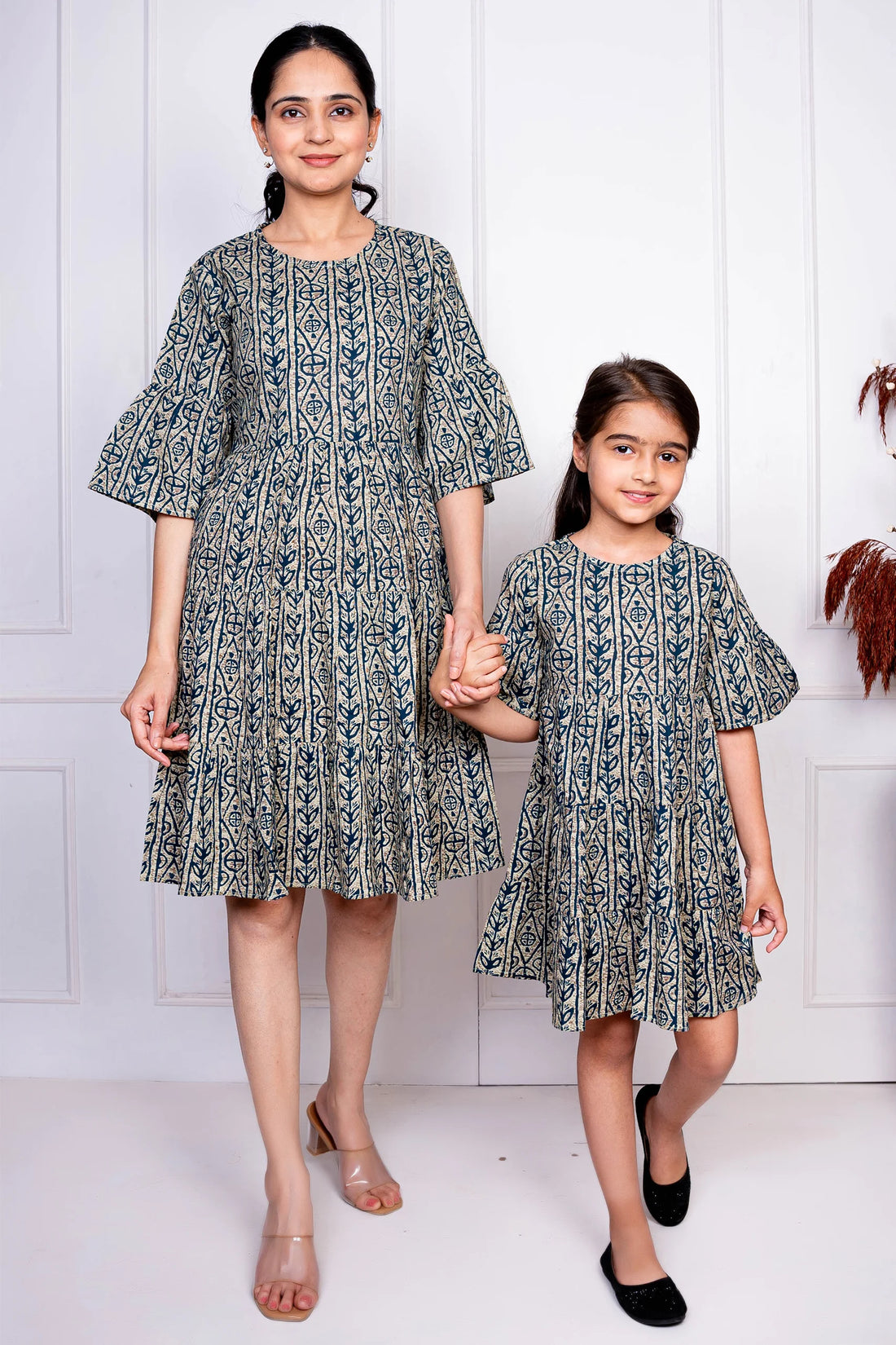 Grey & blue Printed Dresses for Mom and Daughter
