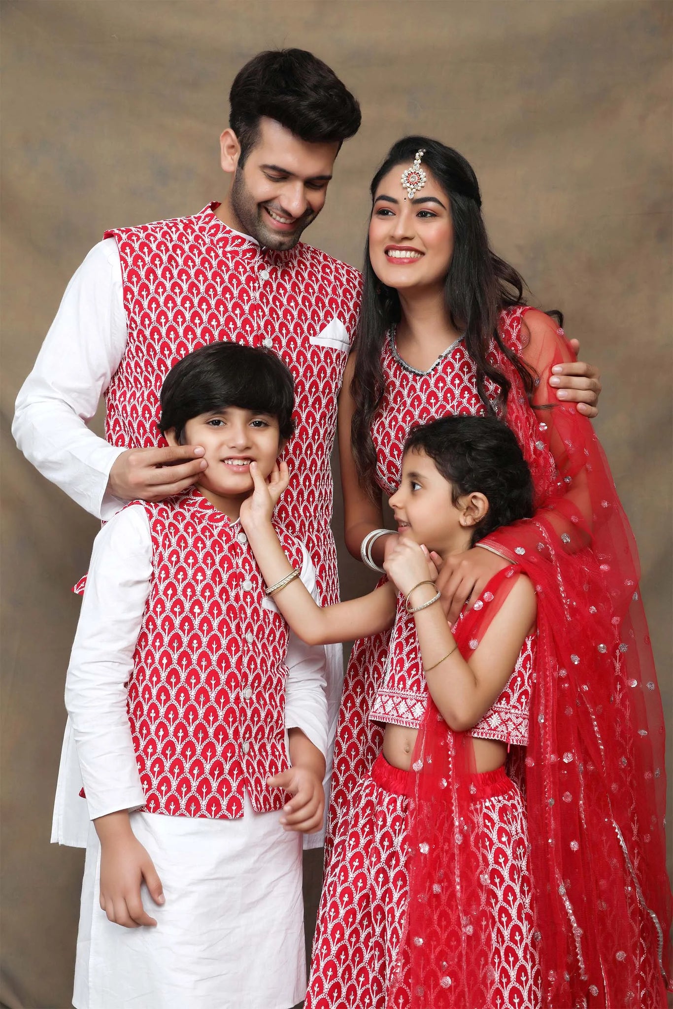 Ethnic Family Matching Outfit Set With Fuchsia And White Threadwork Em