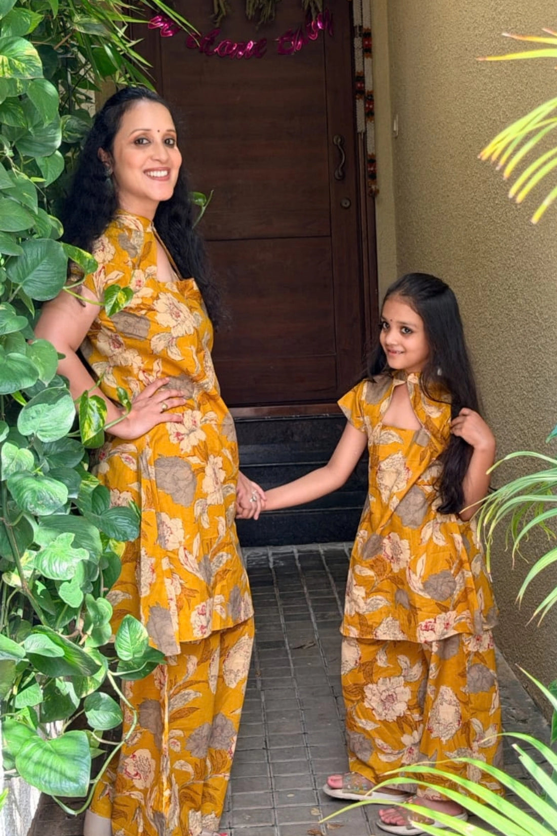 Sunshine Blooms – Mother & Daughter Twinning Set