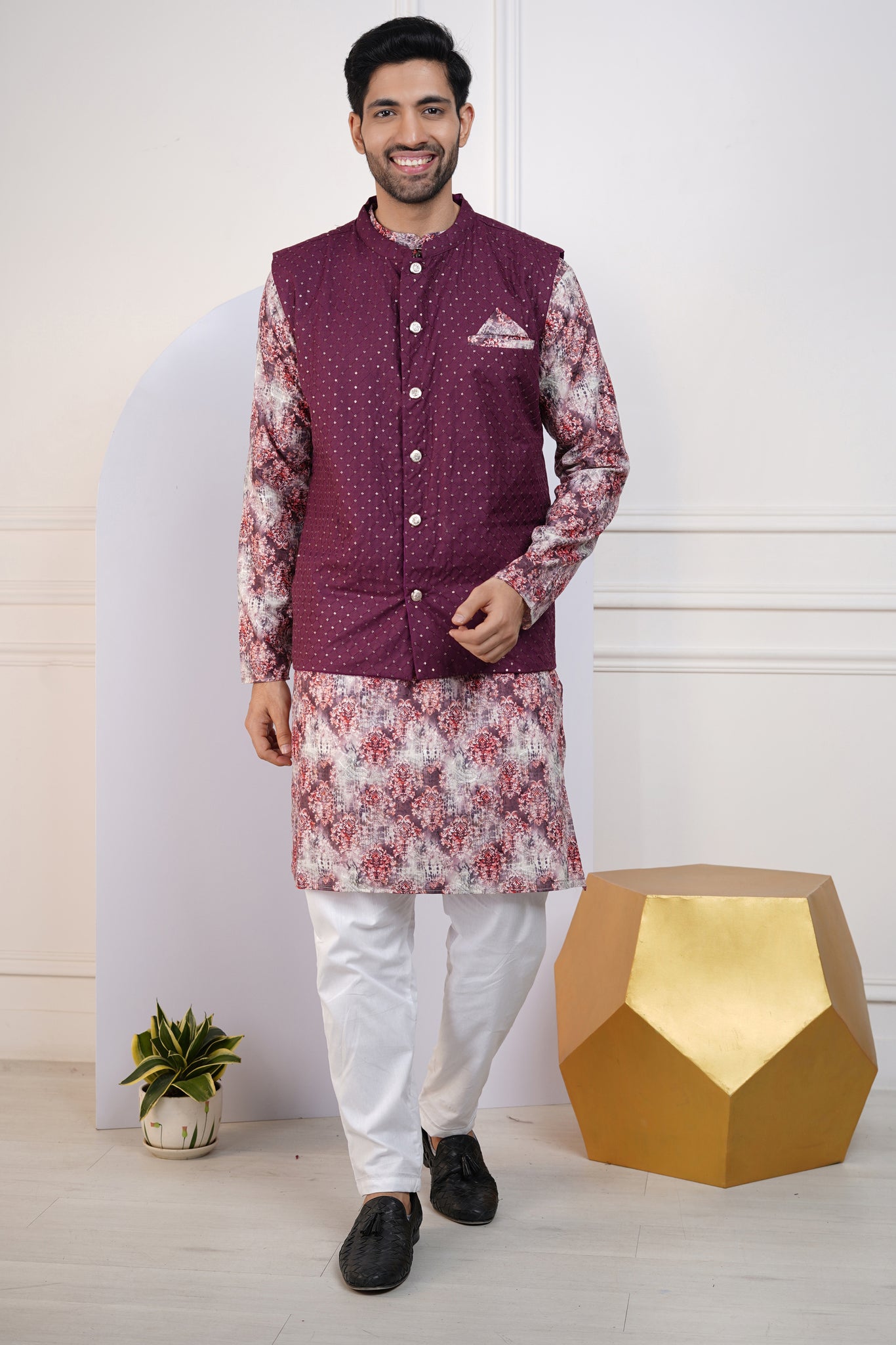 Buy online Black Floral Print Nehru Jacket from Jackets for Men by Hangup  for ₹999 at 75% off | 2024 Limeroad.com