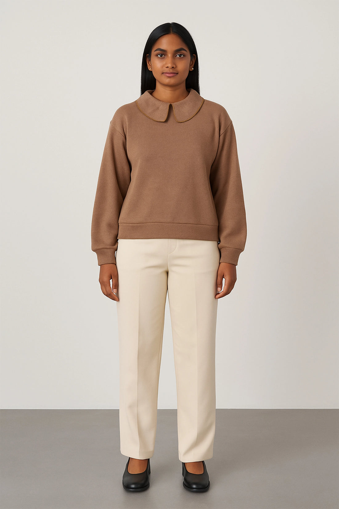 Casual Brown Sweatshirt – Peter Pan Collar Detail