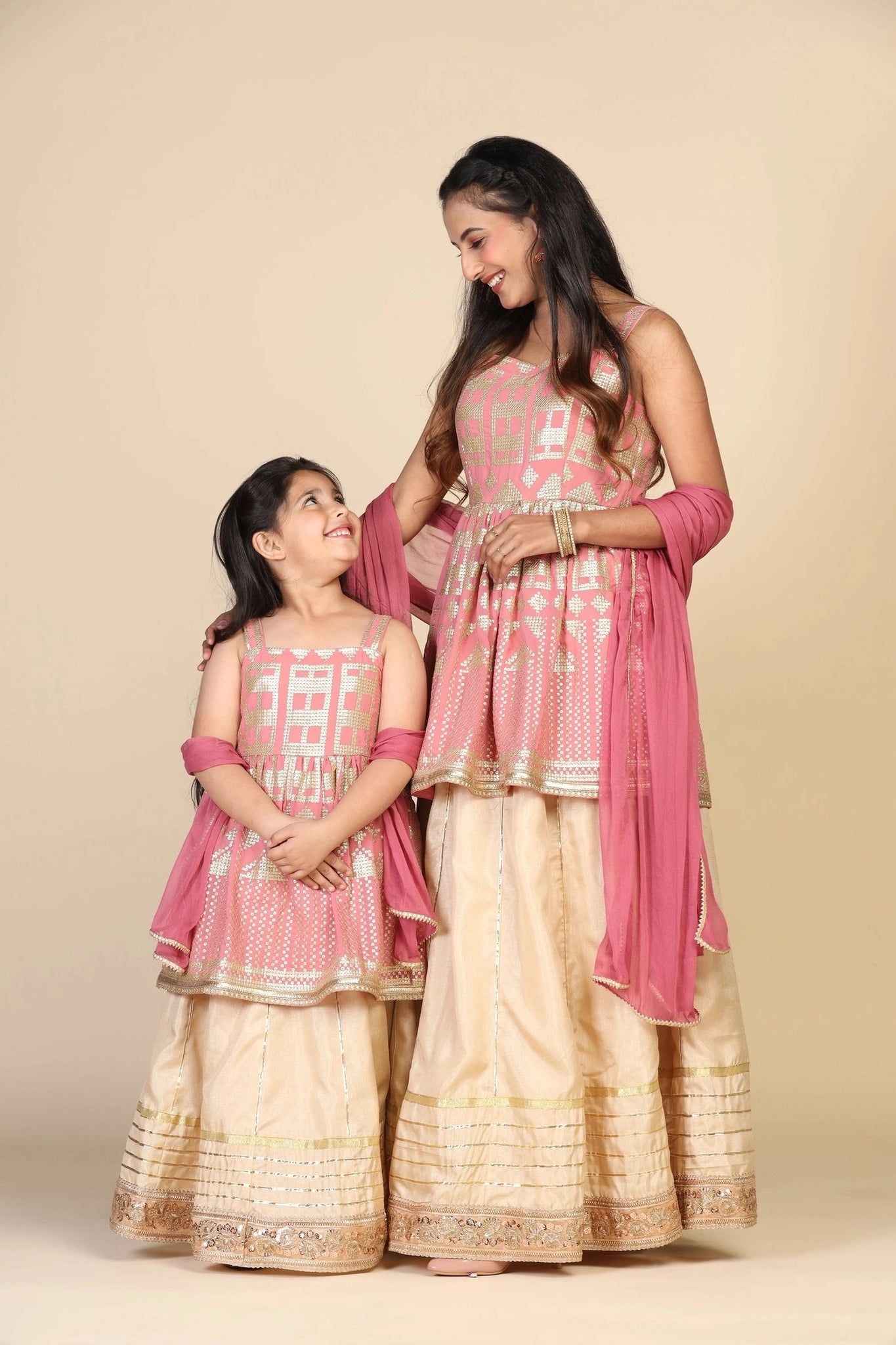 Mom sales daughter lehenga
