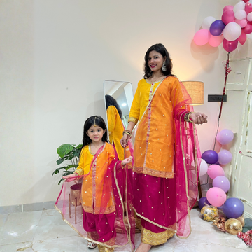 Gulabi Sunehri Mom & Me Farsi Salwar Set.